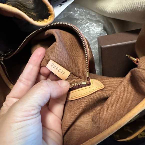 Tote Bag or like a small never fall bag adjustable both sides. Rare Vintage - Picture 6 of 8